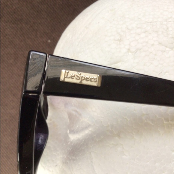 Le Specs JEALOUS GAMES Black Violet Oval Sunglasses - Picture 9 of 9